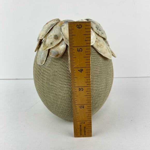 Ceramic Scratch Texture Vase with Shell Collar - Picture 5 of 8